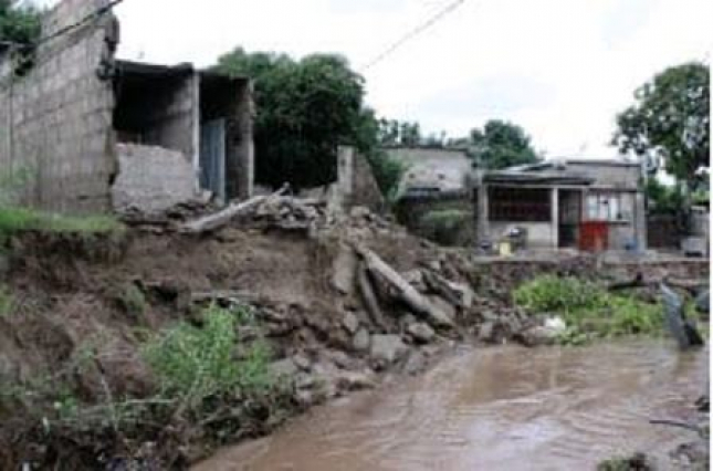 Nacala-Porto: Chuva e ventos fortes destroem casas de construção precária