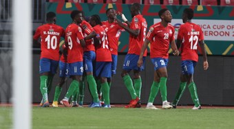 Jallow leva estreantes Gâmbia a começar com vitória