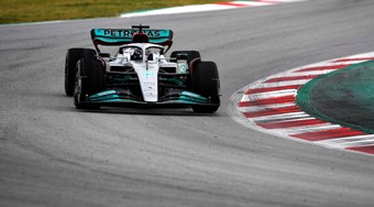 Hamilton e Russell lideram testes da F1 com Mercedes