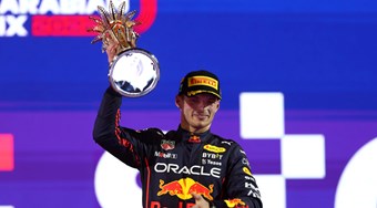 Verstappen vence Leclerc e vence GP da Arábia Saudita