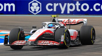 Primeiros pontos para Schumacher desaparecem após acidente com Vettel