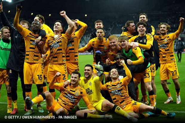 Tomba-futuros-gigantes: Newcastle cai em casa frente a equipa do terceiro escalão