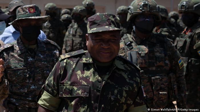 Nyusi: Guerra contra o "terrorismo" entrou numa fase "decisiva"