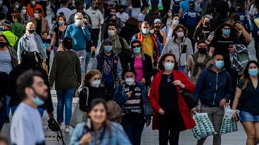 Números recorde de infeções por Covid-19 na Europa 