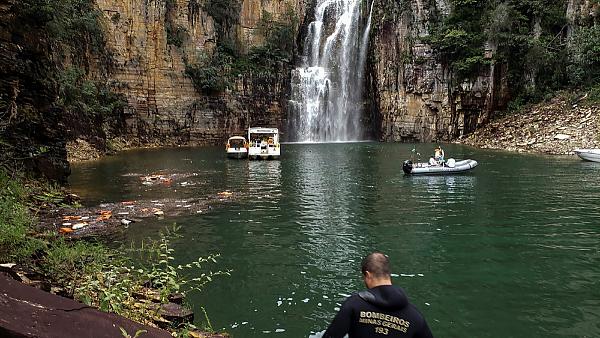 Bolsonaro fala em "lamentável desastre" e Lula da Silva em "terrível acidente"