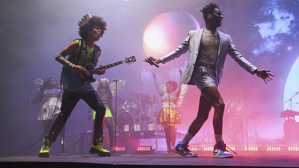 Cerimónia dos Grammy adiada