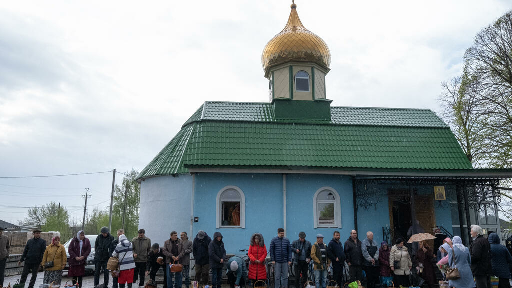 "Acha possível fazer alguma celebração quando tudo está rebentado?" bispo ortodoxo ucraniano