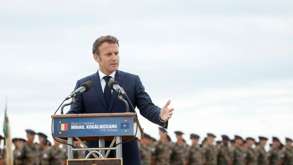 Emmanuel Macron pede à Ucrânia para negociar com a Rússia