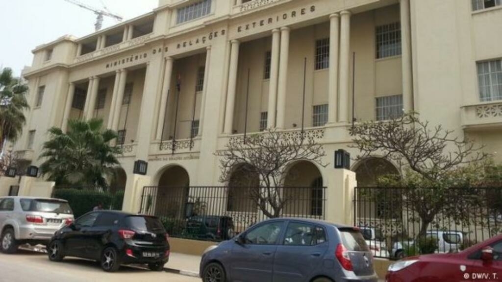 Angola manifesta preocupação com conflito entre Rússia e Ucrânia