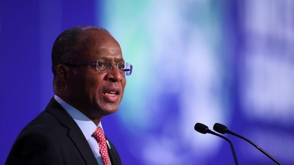 Primeiro-ministro pede a jovens para não emigrarem