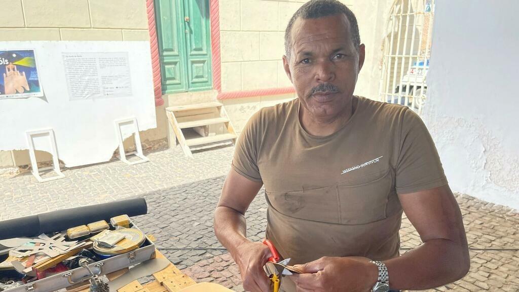 “Eu não faço sandálias, faço poesia”