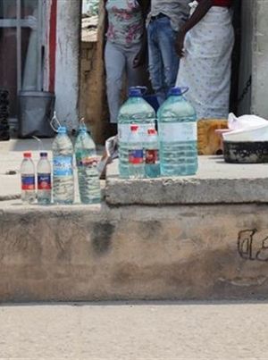 Militares vendem ilegalmente Jet A1 à porta do terminal aéreo militar