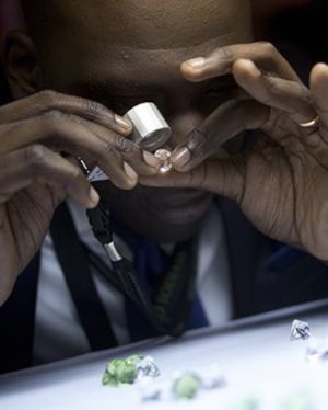  Angola duplica capacidade de processar diamantes e Diamantino Azevedo avisa: há muito para melhorar