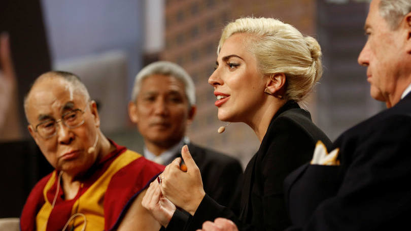 Lady Gaga: o ministro chinês das relações exteriores, Hong Lei, emitiu um comunicado condenando Gaga por se envolver na questão da independência do Tibet 