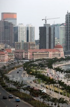 Angola vai gastar quase 71 milhões de euros por dia com o serviço da dívida em 2018