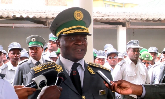 HOMENS ARMADOS TÊM 7 DIAS PARA SE ENTREGAREM