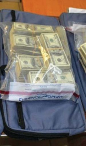 Depósitos superiores a 100 mil USD no estrangeiro têm seis meses para voltar