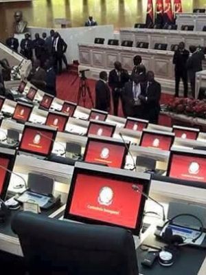 Jornalistas boicotam cobertura de debates parlamentares