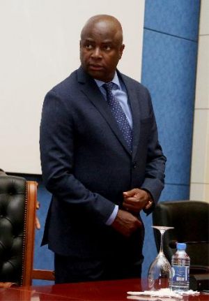 Quem fica com a Logística da Polícia? Novo comandante-geral da Polícia Nacional quer os serviços de volta