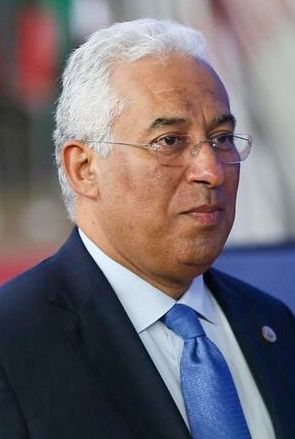 João Lourenço e António Costa vão reunir-se no final do mês na Suíça