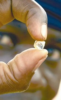 Lunda - Norte: Endiama entrega títulos de exploração mineira