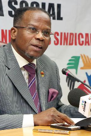 político disse que a sua saída da UNITA deveu-se também ao descontentamento com o actual vice-presidente da UNITA