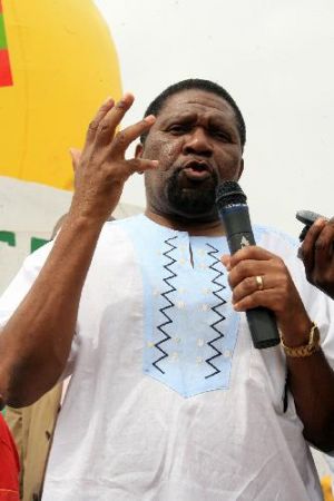 Samakuva acusa MPLA de mentir quando diz que votar UNITA significa guerra