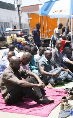 Numa altura em que Angola discute o caso de seis jovens angolanos muçulmanos detidos e acusados de associação ao grupo extremista Estado Islâmico,