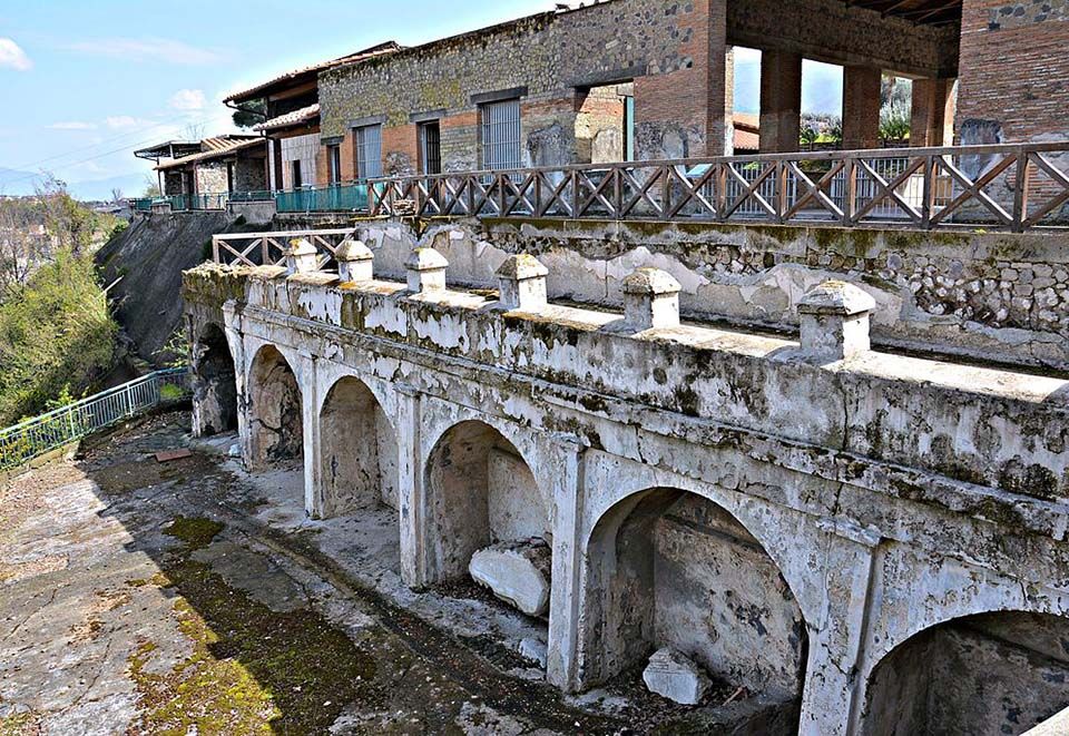 Objetos encontrados no local serão analisados e restaurados