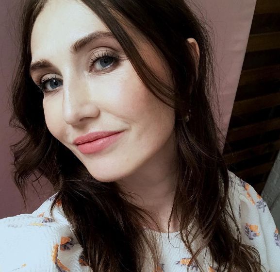 Mulher de Vermelho volta no segundo episódio da atual temporada