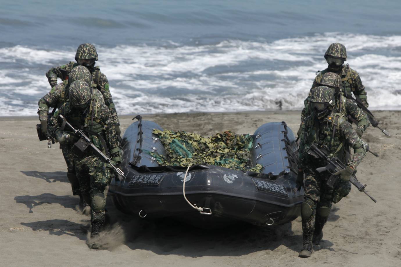 19º.Taiwan*
Efetivo (ativo e reserva)	1,9 milhão
Orçamento	11 bilhões de dólares
Tanques	2.005
Aeronaves	850
Porta-aviões	0
Submarinos	4
Classificação em 2016	19º