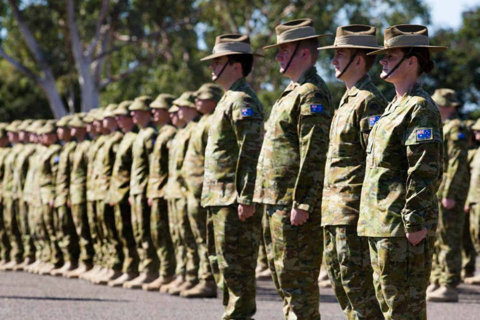 22º.Austrália
Efetivo (ativo e reserva)	104 mil
Orçamento	24 bilhões de dólares
Tanques	59
Aeronaves	465
Porta-aviões	2
Submarinos	6
Classificação em 2016	23º