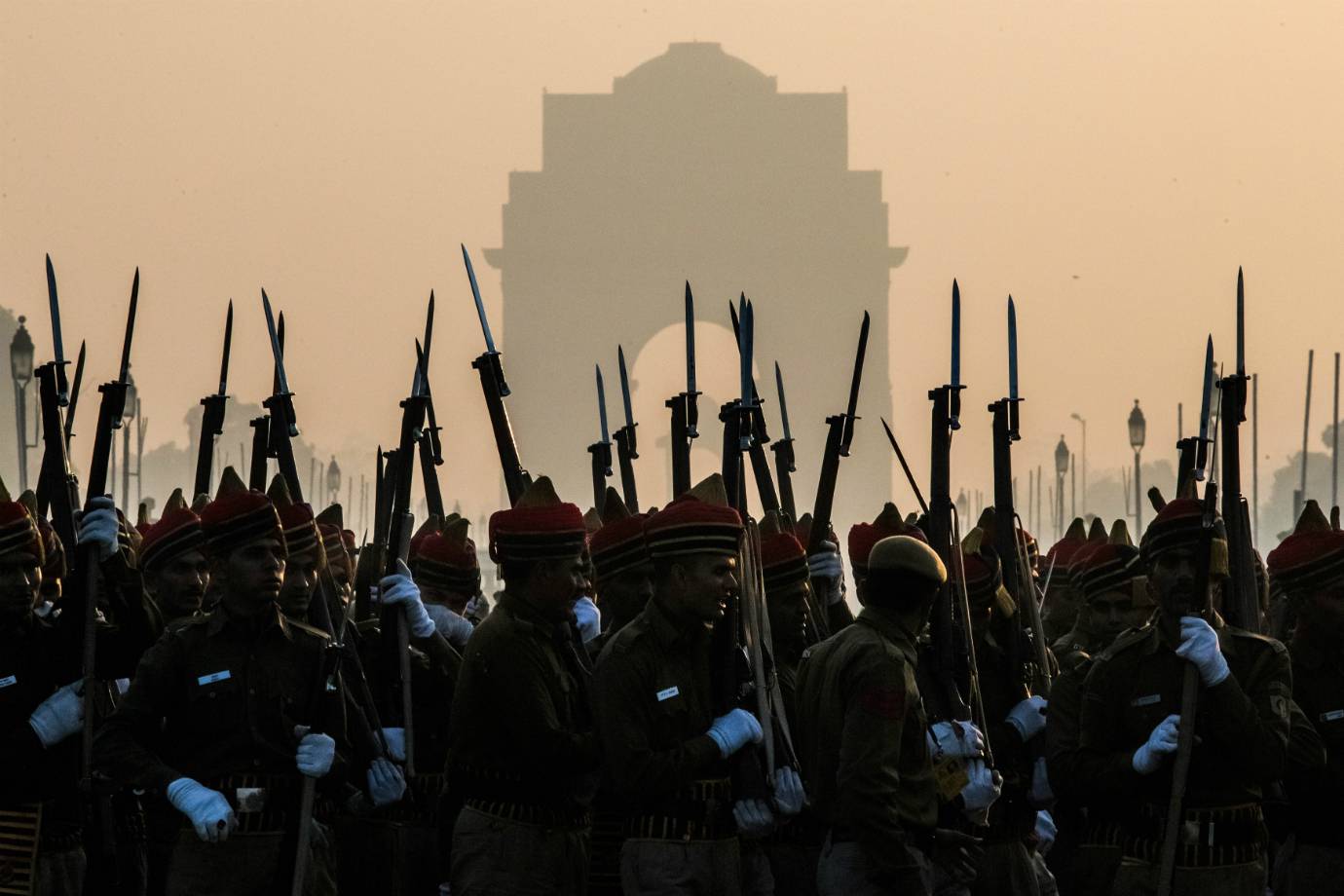 4º.    Índia
Efetivo (ativo e reserva)	3,4 milhões
Orçamento	51 bilhões de dólares
Tanques	4.426
Aeronaves	2.102
Porta-aviões	3
Submarinos	15
Classificação em 2016	4º