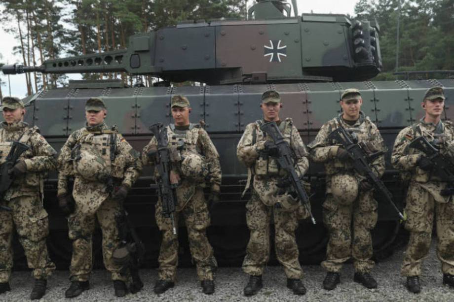 9º. Alemanha
Pontuação geral em 2016	0.2646
Orçamento da Defesa	36 bilhões de dólares
Mão de obra disponível	37 milhões de pessoas
Classificação em 2015	8º