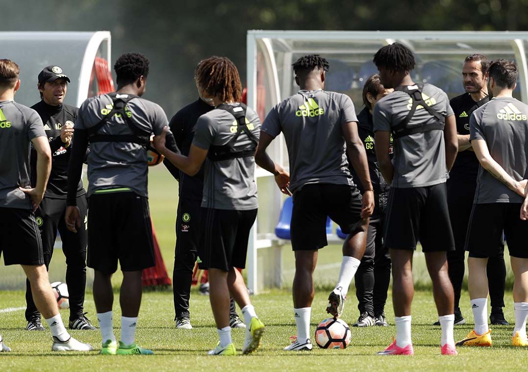 Time anunciou nesta quarta-feira que a comemoração ao título inglês, conquistado com duas rodadas de antecedência pela equipe, está cancelada