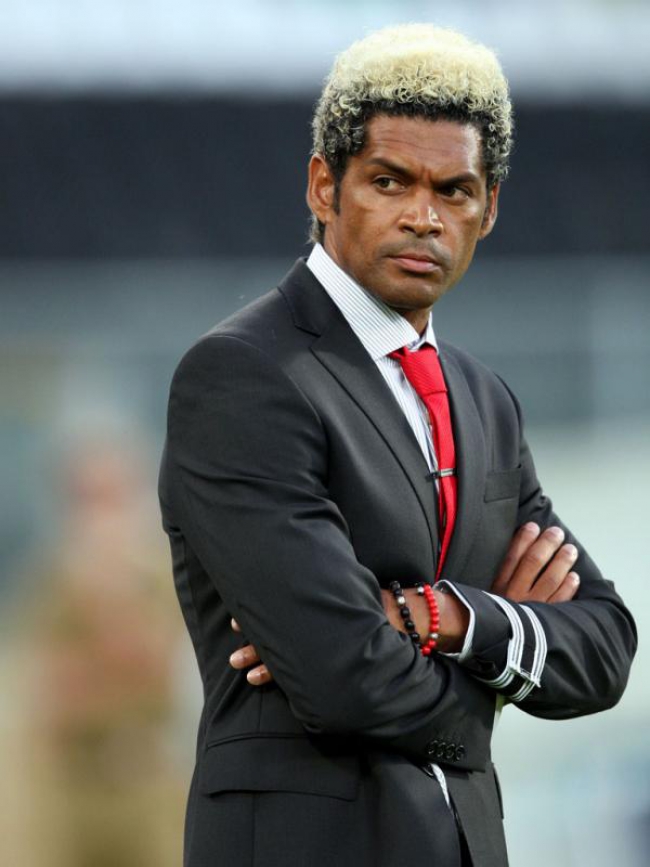 O seu contrato é válido por dois anos e diz não ter dúvidas de que a selecção nacional tem matéria-prima de qualidade para ombrear com qualquer adversário.