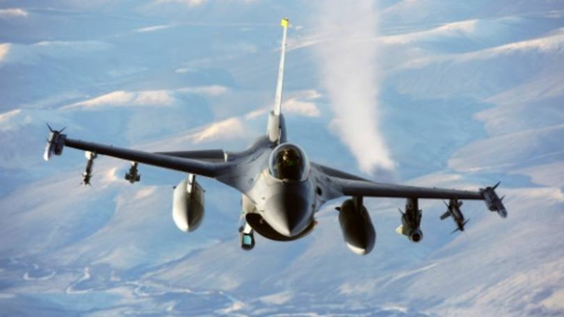 Jato F-16 da Força Aérea dos Estados Unidos