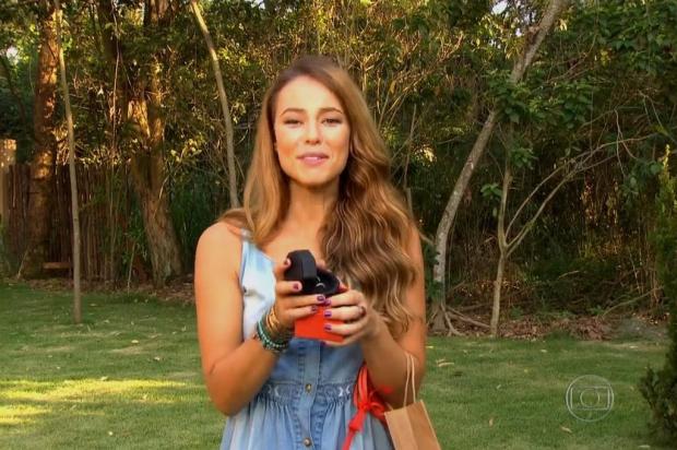 Ele mandou para Paolla um par de brincos de ouro branco da grife Rabat.