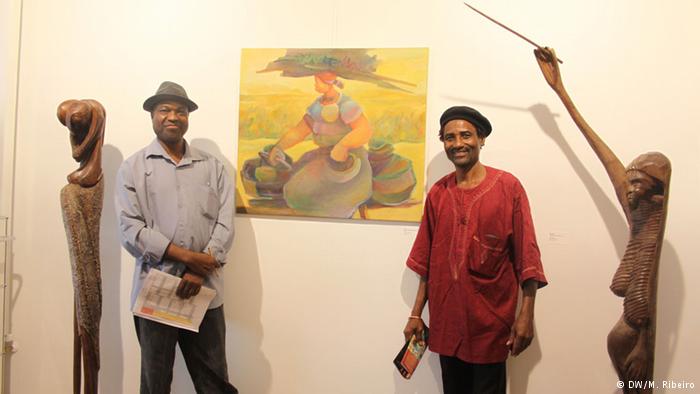 poder à mulher, então chamamos-lhe Women Power", conta o pintor.