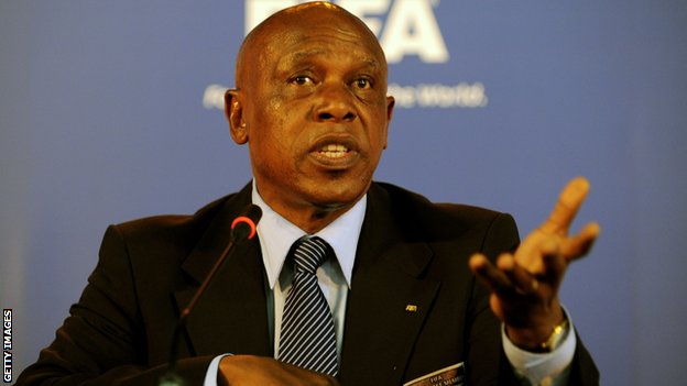 Sexwale apareceu como uma testemunha em potencial, a pedido do FBI em 17 de dezembro.