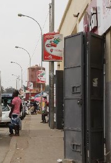 Governos provinciais e administrações deixam de licenciar actividade comercial