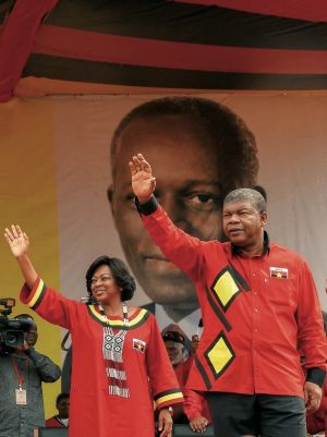 Ana e João, o casal que se segue em Angola