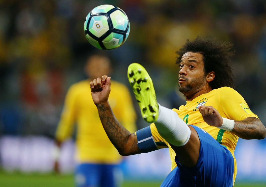 Lateral contou sua história ao The Players Tribune e diz que Brasil volta a ser grande com o técnico