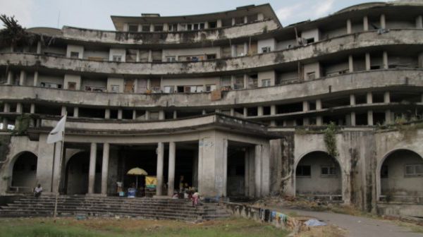 Procure o chefe João, responsável pelo Hotel. 
