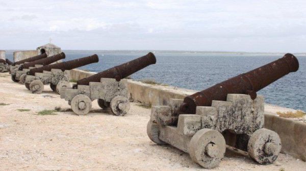 O primeiro estágio de colonização portuguesa constituiu-se no século XVII