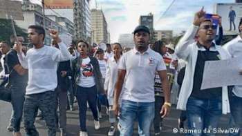 Maputo: Médicos saem à rua para dizer "basta" ao Governo