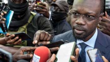 Senegal: dez anos de prisão contra figura da oposição Ousmane Sonko